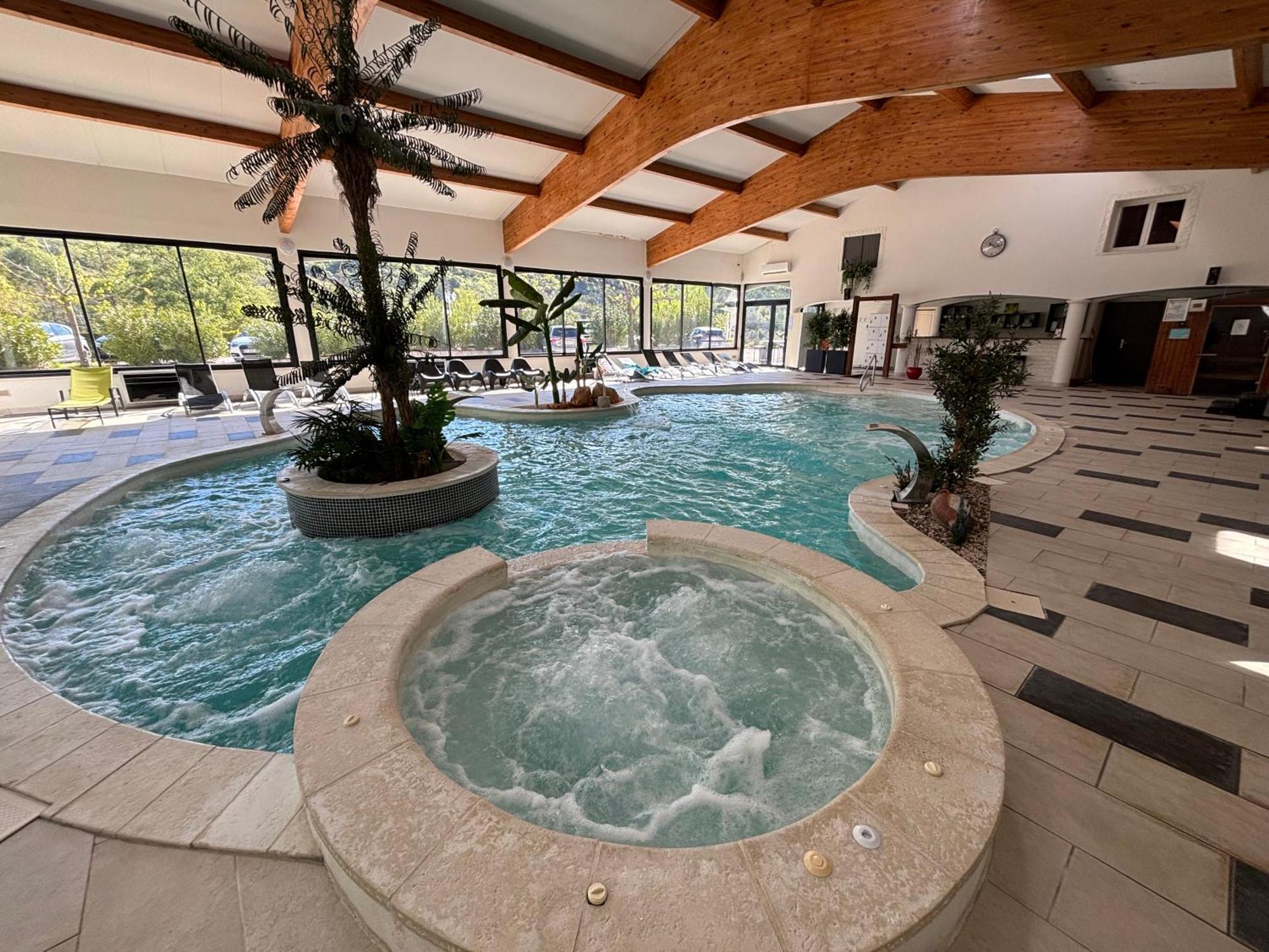Hotel Spa L'Ermitage Ле-Саль-сюр-Вердон Екстер'єр фото